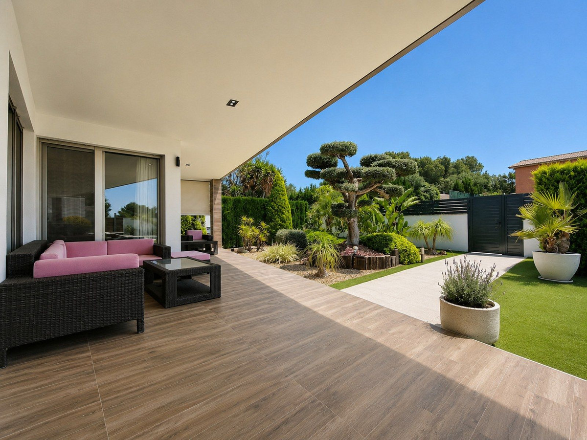 5 Bed Townhouse for sale in Santa Pola Costa Blanca, Alicante, Spain