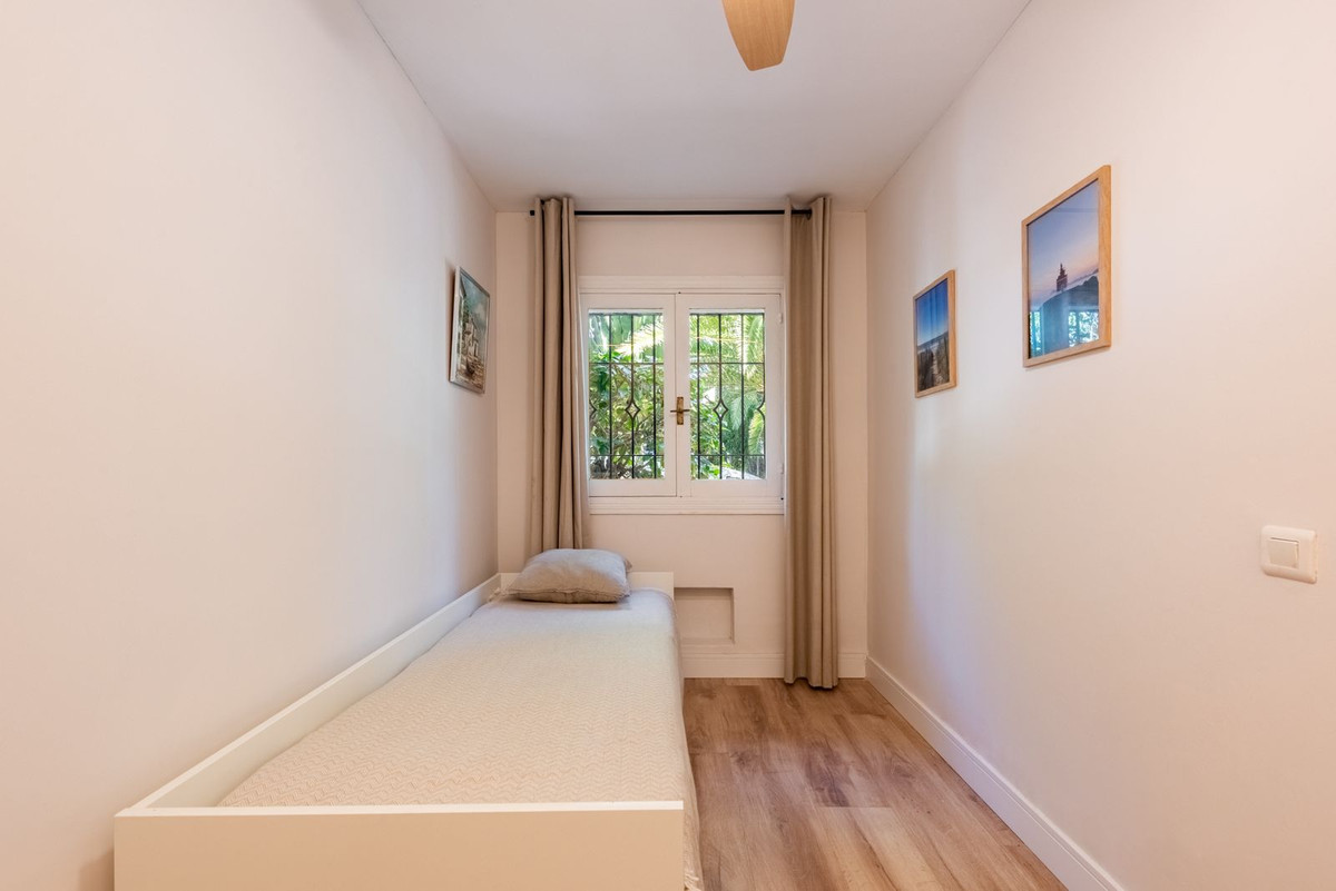 Se vende Apartamento Planta Baja de 3 dormitorios en Costa Del Sol, Málaga, España