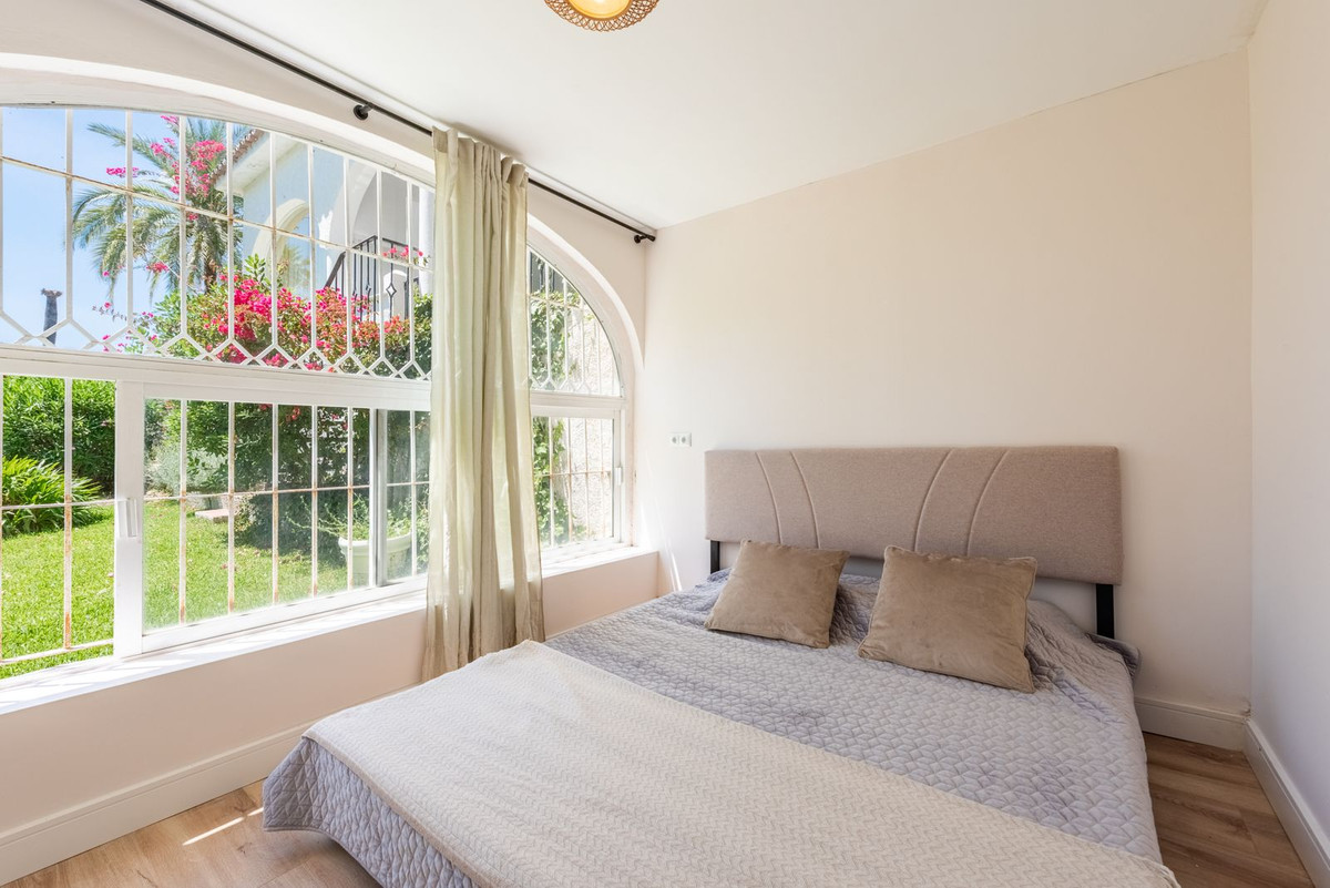 Se vende Apartamento Planta Baja de 3 dormitorios en Costa Del Sol, Málaga, España