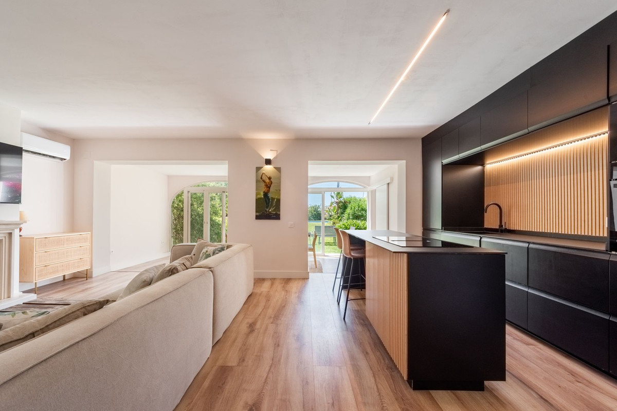 Se vende Apartamento Planta Baja de 3 dormitorios en Costa Del Sol, Málaga, España
