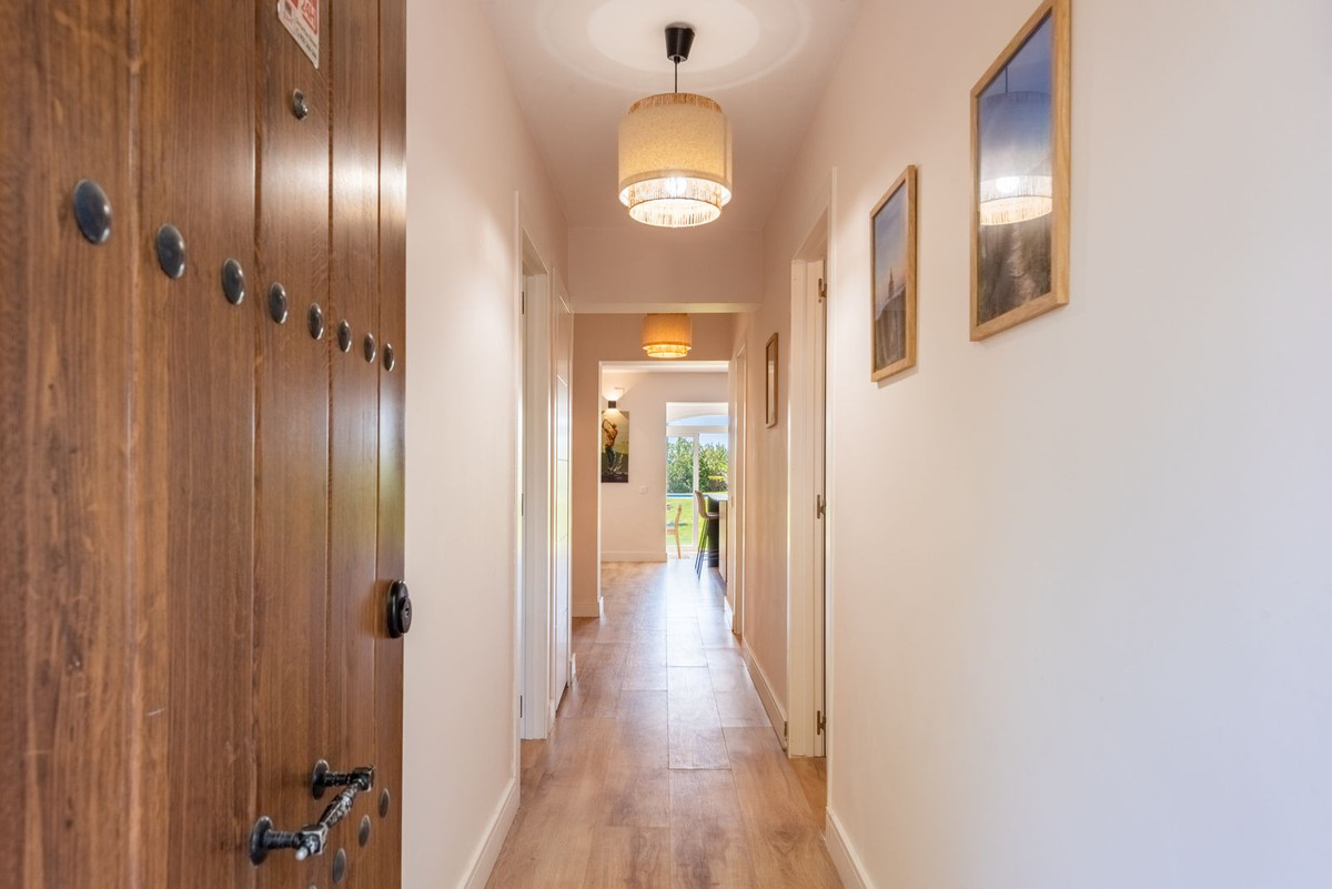 Se vende Apartamento Planta Baja de 3 dormitorios en Costa Del Sol, Málaga, España
