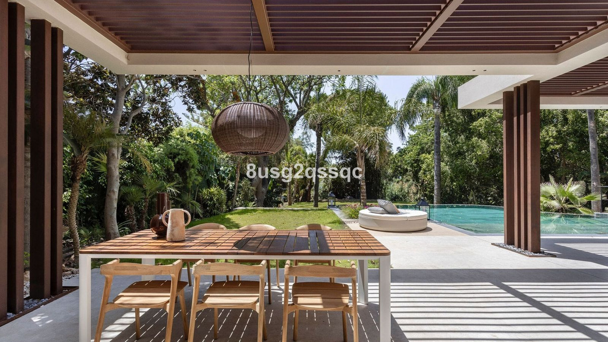 Se vende Villa - Chalet de 6 dormitorios en Costa Del Sol, Málaga, España