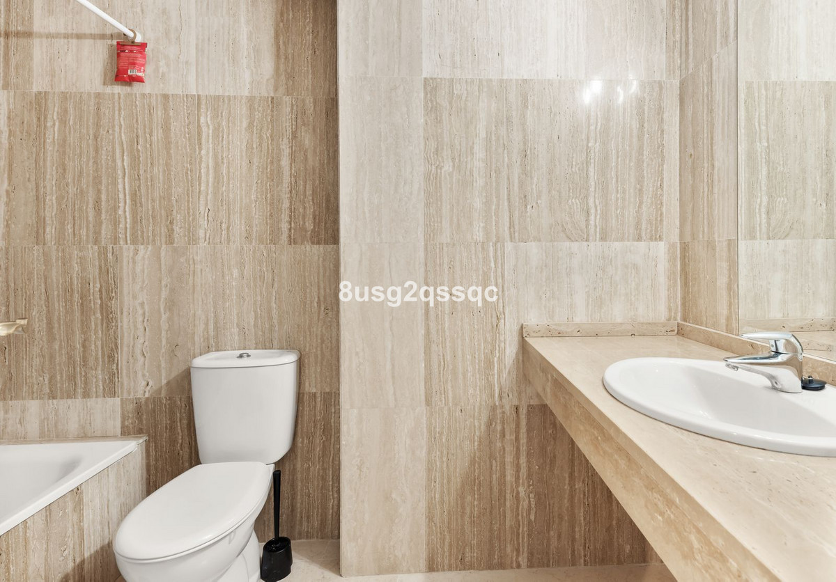 Se vende Apartamento Planta Baja de 3 dormitorios en Costa Del Sol, Málaga, España