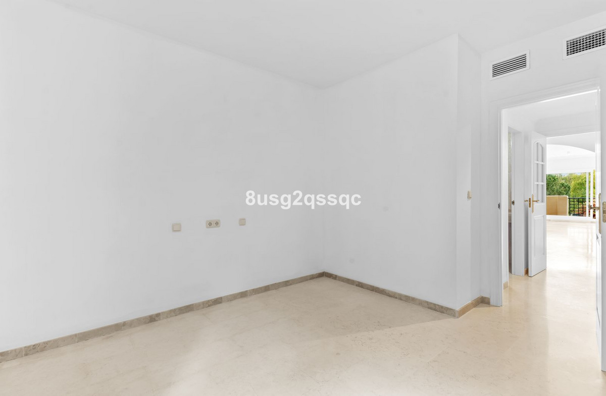 Se vende Apartamento Planta Baja de 3 dormitorios en Costa Del Sol, Málaga, España