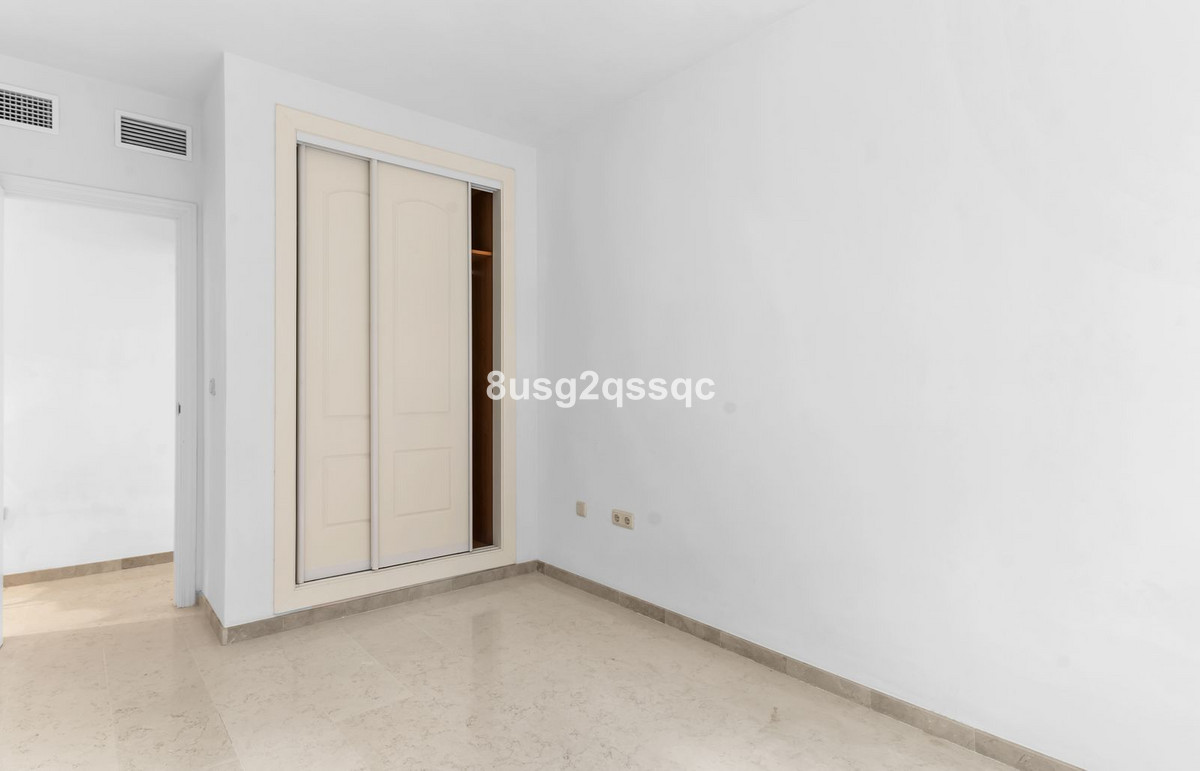 Se vende Apartamento Planta Baja de 3 dormitorios en Costa Del Sol, Málaga, España
