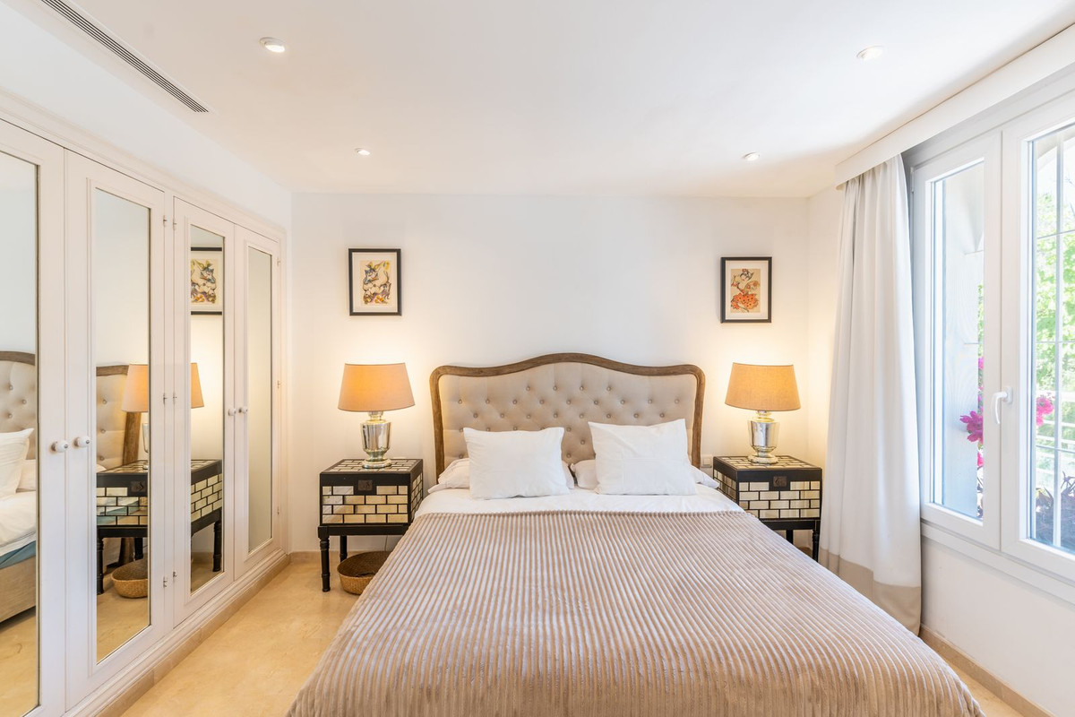 2 Bed Apartment for sale in Estepona Costa Del Sol, Málaga, Spain
