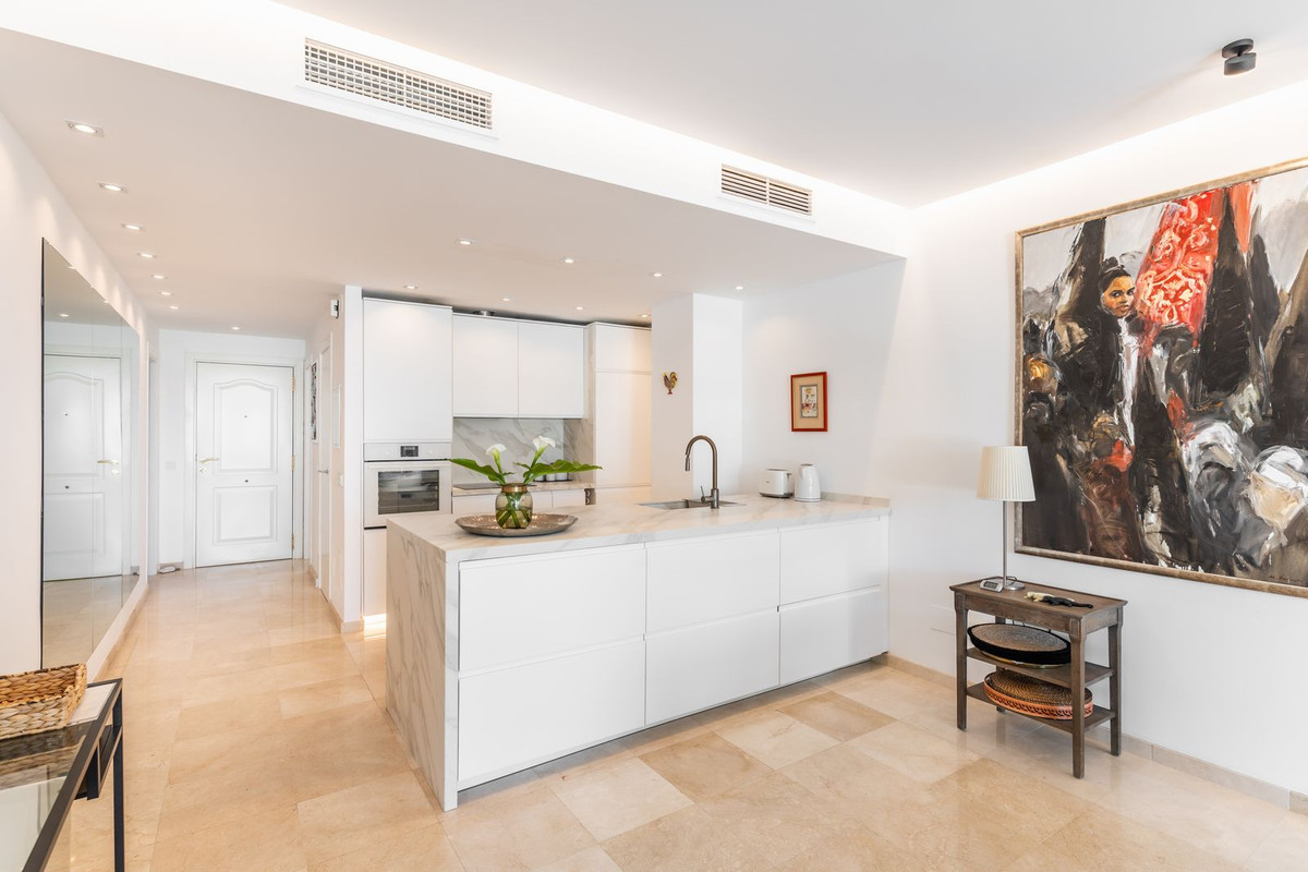 2 Bed Apartment for sale in Estepona Costa Del Sol, Málaga, Spain