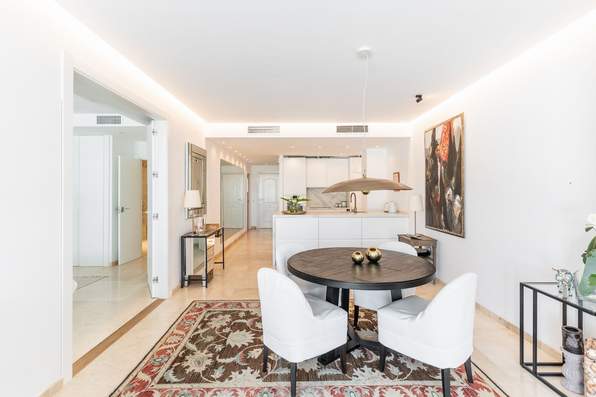 2 Bed Apartment for sale in Estepona Costa Del Sol, Málaga, Spain