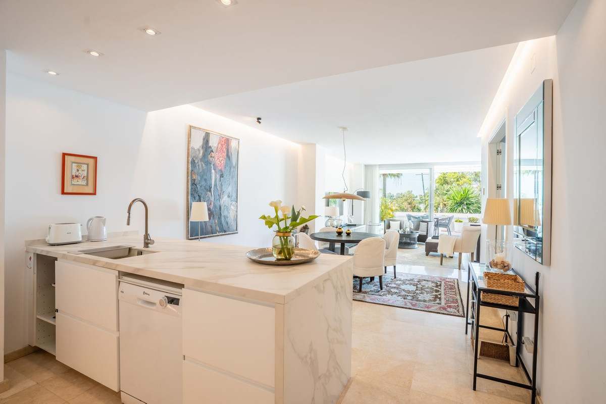 2 Bed Apartment for sale in Estepona Costa Del Sol, Málaga, Spain