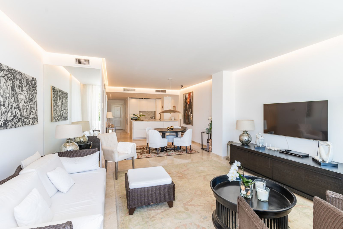 2 Bed Apartment for sale in Estepona Costa Del Sol, Málaga, Spain