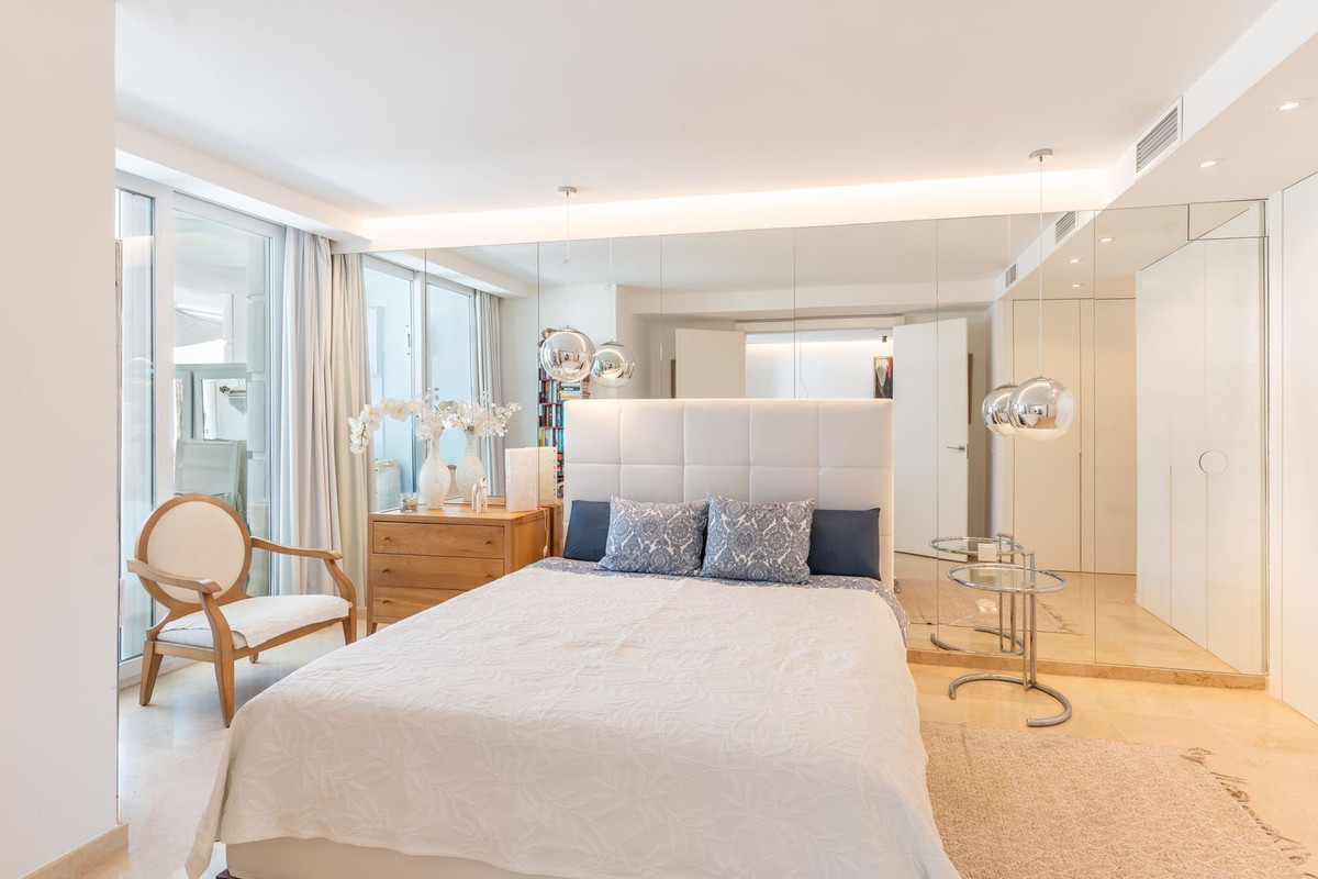 2 Bed Apartment for sale in Estepona Costa Del Sol, Málaga, Spain
