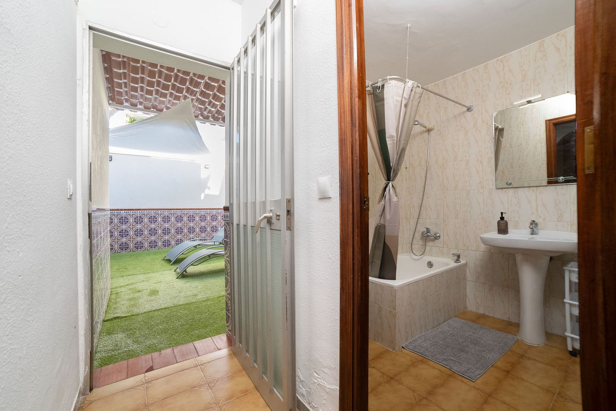 Se vende Apartamento Planta Baja de 2 dormitorios en Costa Del Sol, Málaga, España
