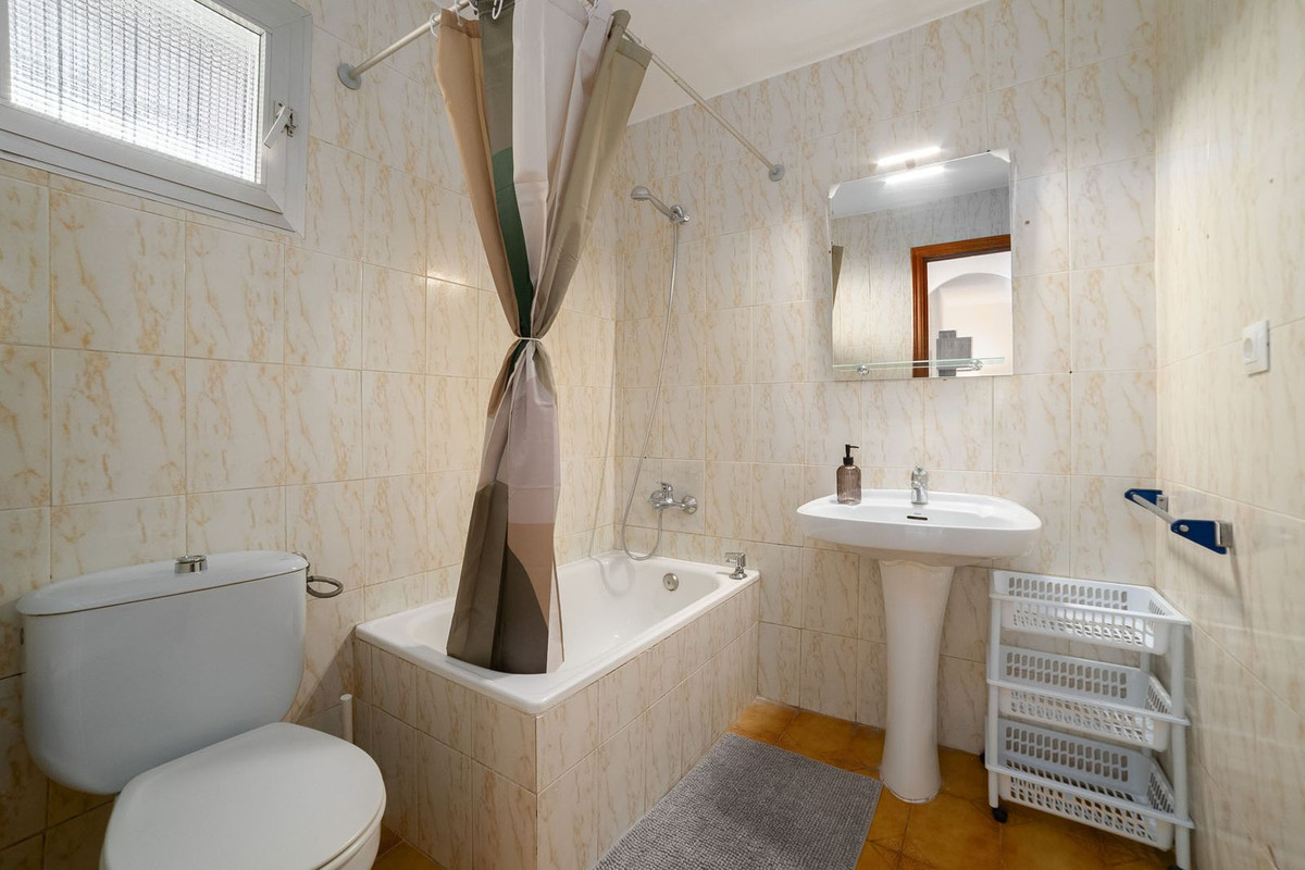 Se vende Apartamento Planta Baja de 2 dormitorios en Costa Del Sol, Málaga, España