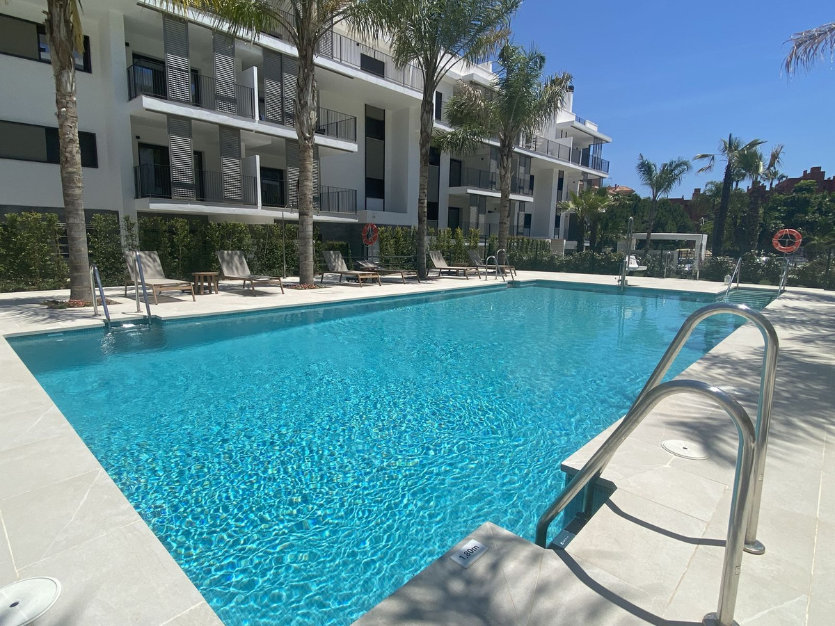 3 Bed Apartment for sale in Estepona Costa Del Sol, Málaga, Spain