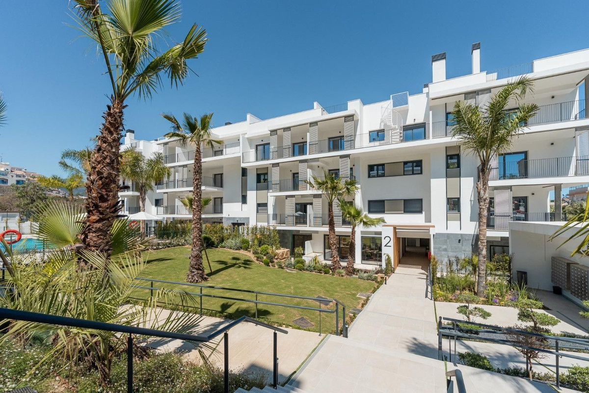 3 Bed Apartment for sale in Estepona Costa Del Sol, Málaga, Spain