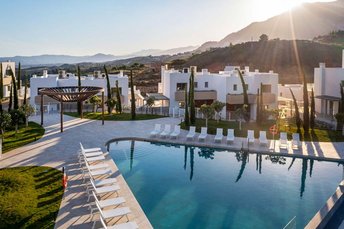 3 Bed Townhouse for sale in Calahonda Costa Del Sol, Málaga, Spain