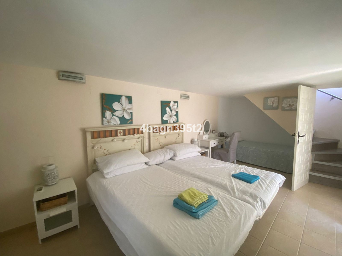 Se vende Villa - Chalet de 6 dormitorios en Costa Del Sol, Málaga, España