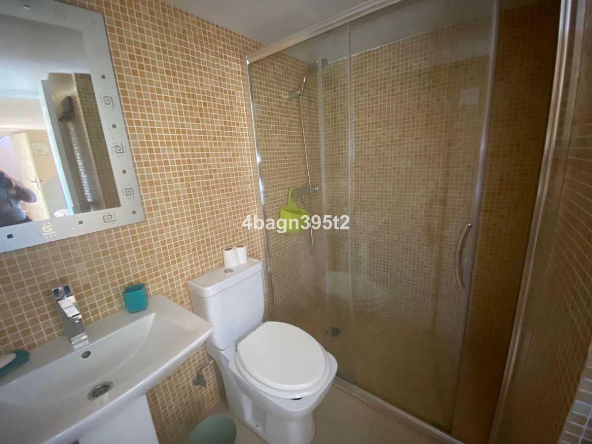 Se vende Villa - Chalet de 6 dormitorios en Costa Del Sol, Málaga, España