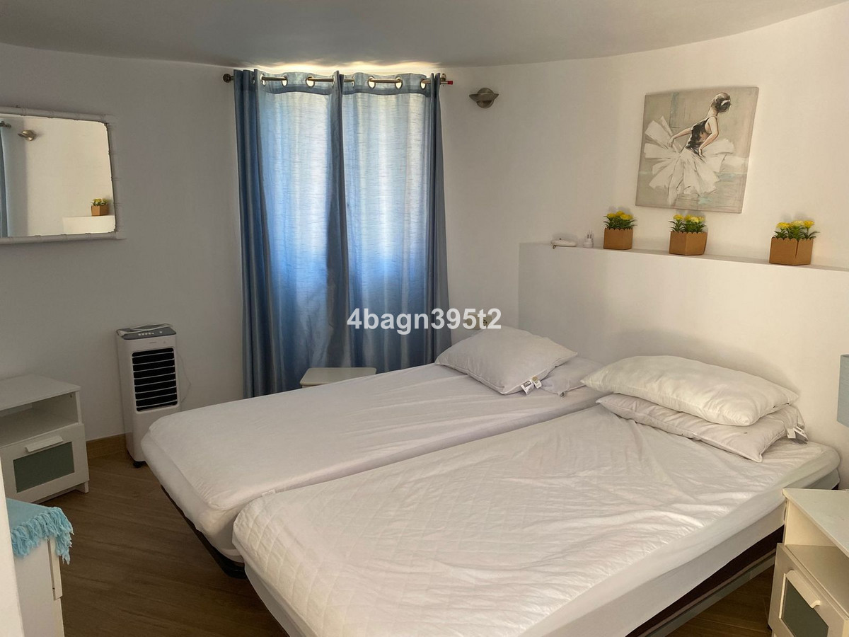 Se vende Villa - Chalet de 6 dormitorios en Costa Del Sol, Málaga, España