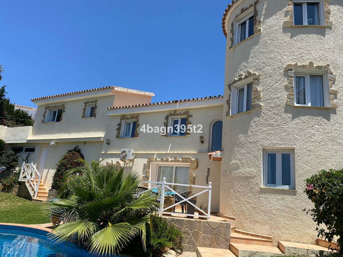 Se vende Villa - Chalet de 6 dormitorios en Costa Del Sol, Málaga, España