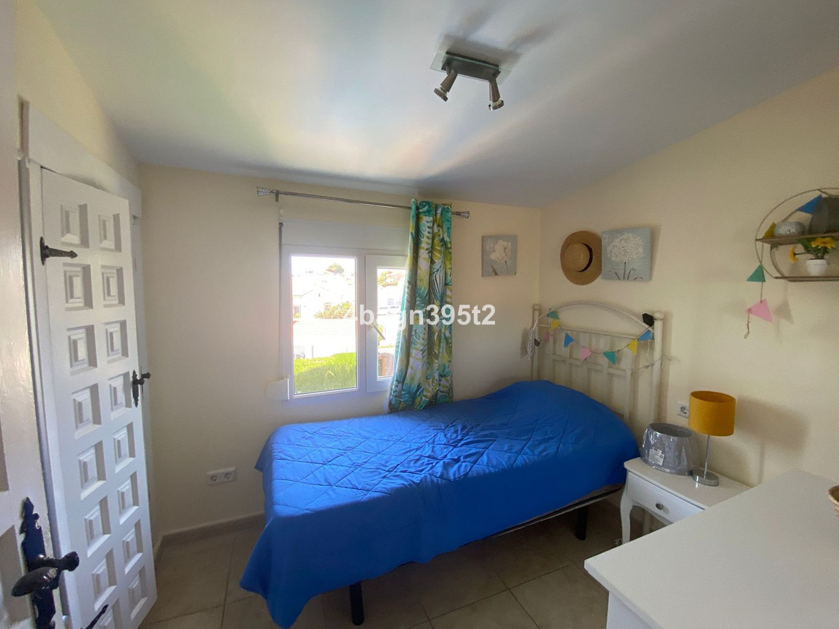 Se vende Villa - Chalet de 6 dormitorios en Costa Del Sol, Málaga, España