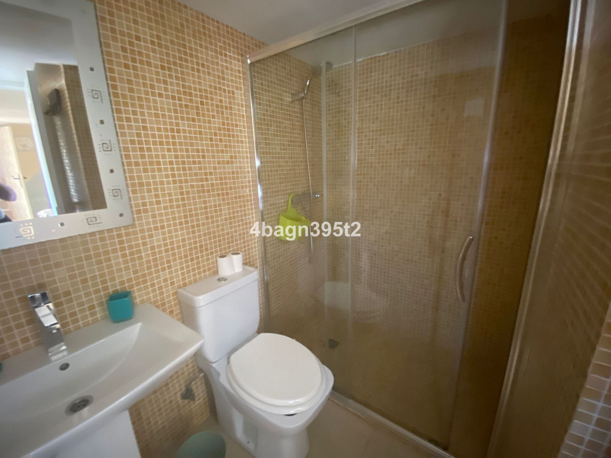 Se vende Villa - Chalet de 6 dormitorios en Costa Del Sol, Málaga, España