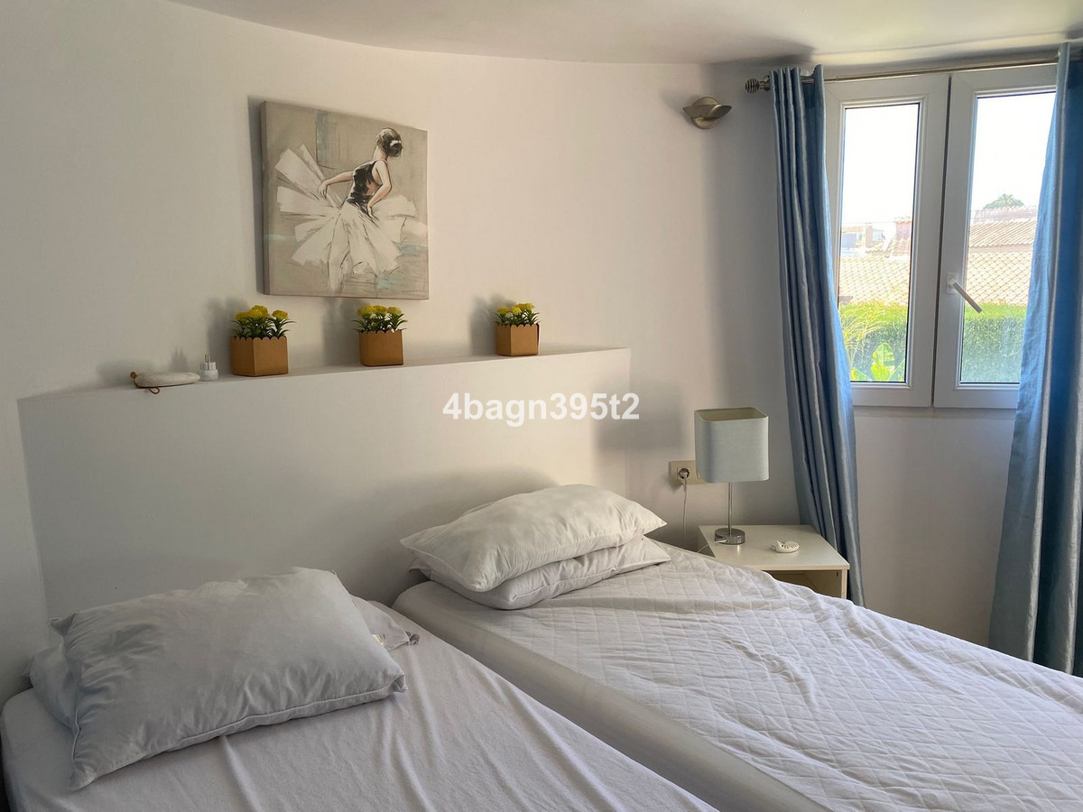 Se vende Villa - Chalet de 6 dormitorios en Costa Del Sol, Málaga, España