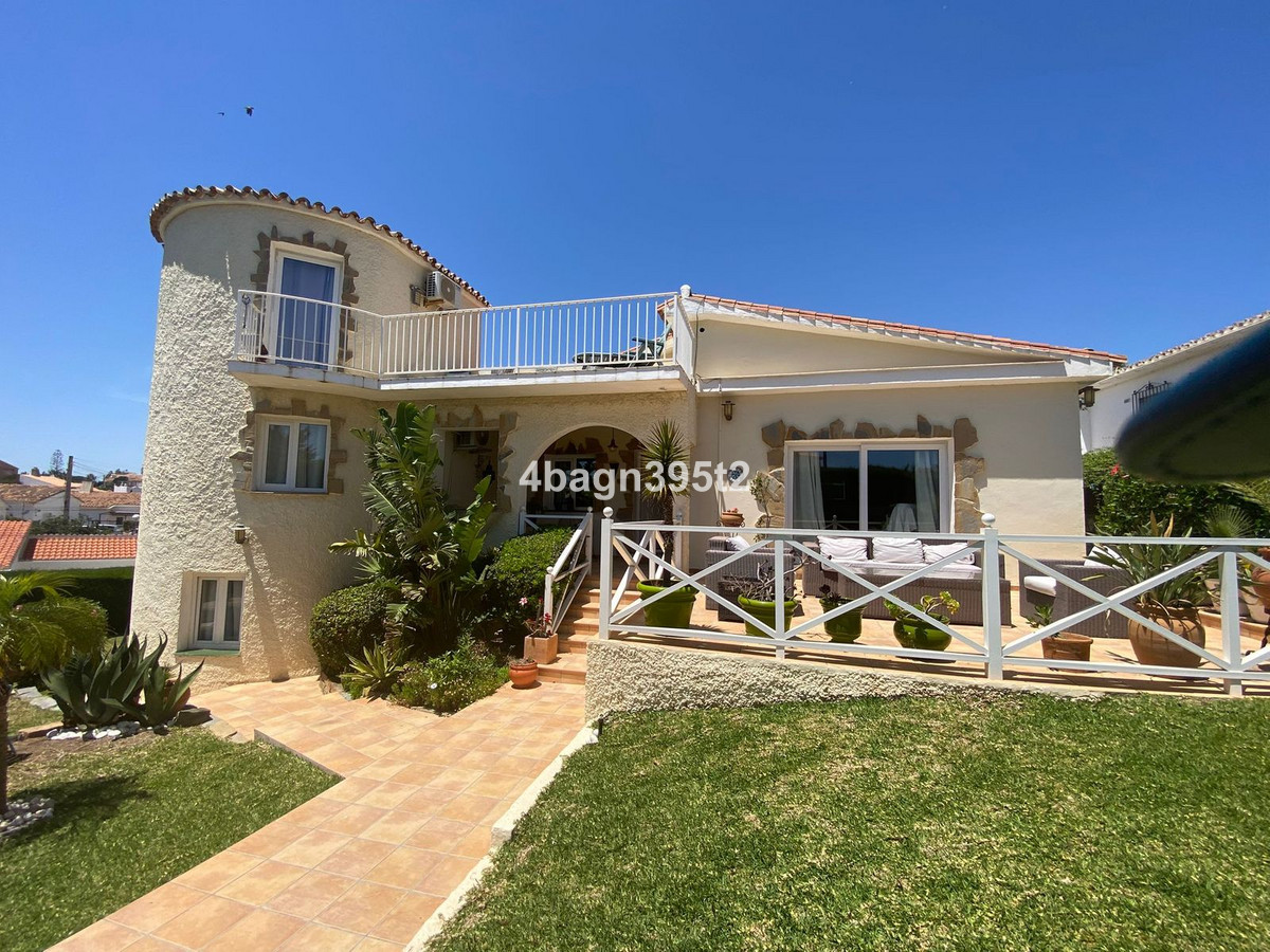Se vende Villa - Chalet de 6 dormitorios en Costa Del Sol, Málaga, España