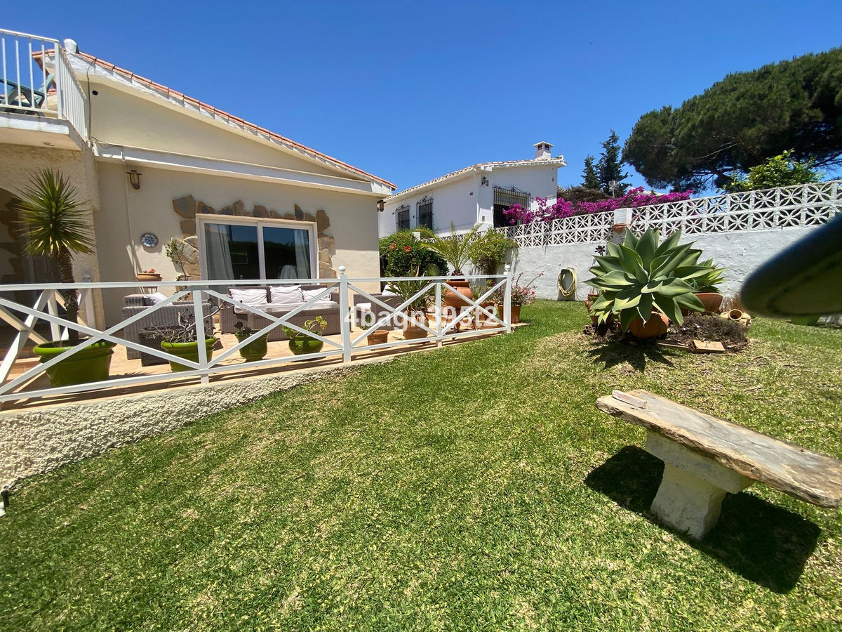 Se vende Villa - Chalet de 6 dormitorios en Costa Del Sol, Málaga, España