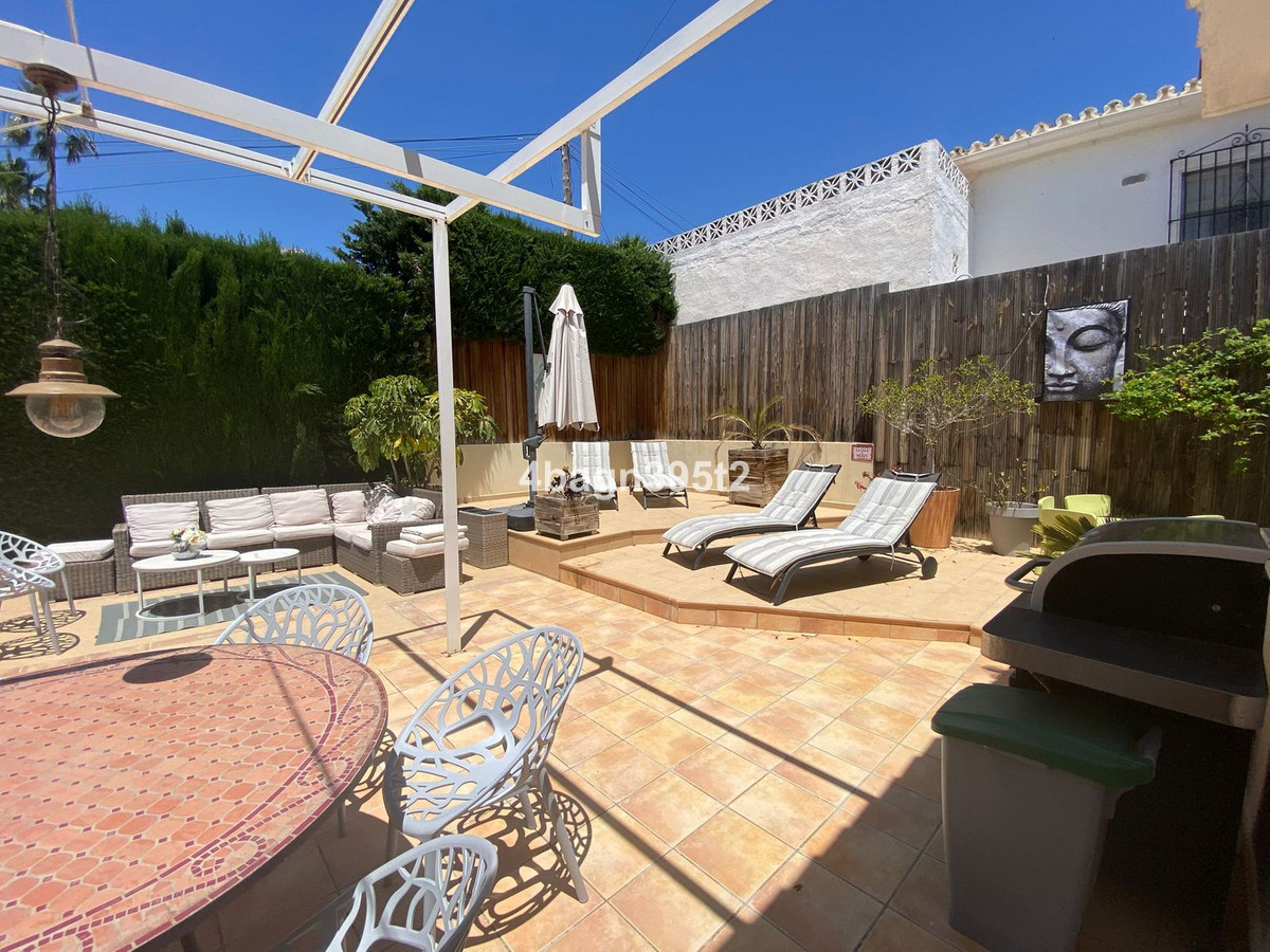 Se vende Villa - Chalet de 6 dormitorios en Costa Del Sol, Málaga, España