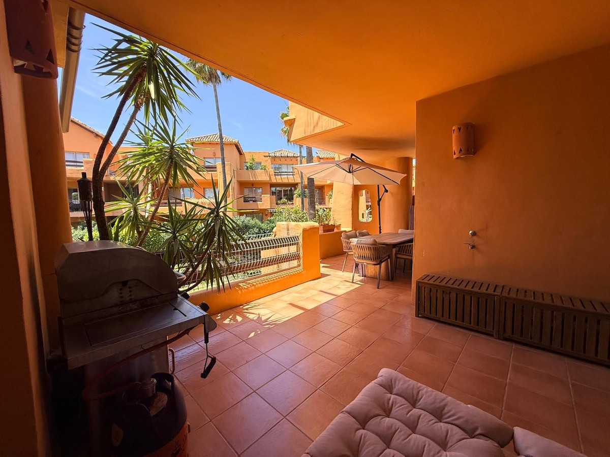 Se vende Apartamento Planta Media de 2 dormitorios en Costa Del Sol, Málaga, España