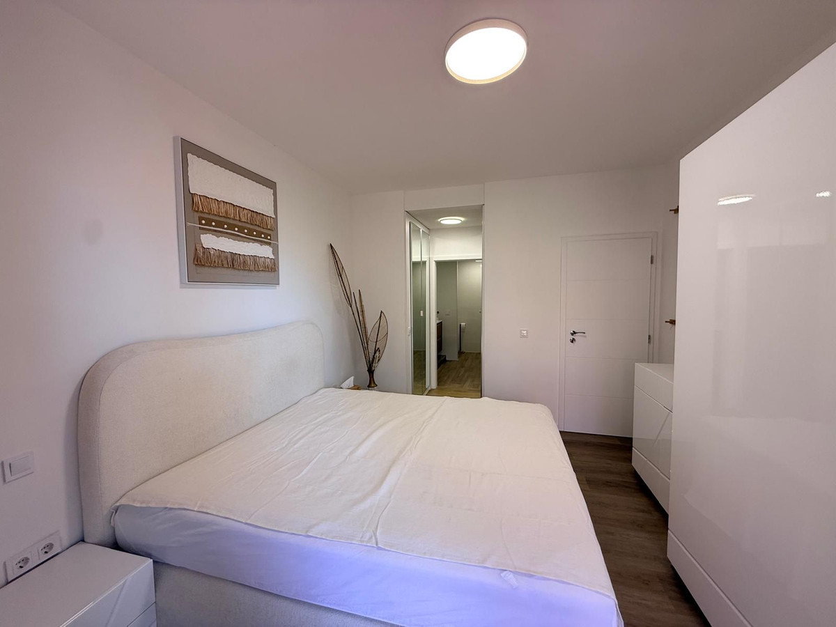Se vende Apartamento Planta Media de 2 dormitorios en Costa Del Sol, Málaga, España