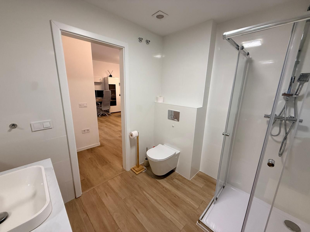 Se vende Apartamento Planta Media de 2 dormitorios en Costa Del Sol, Málaga, España