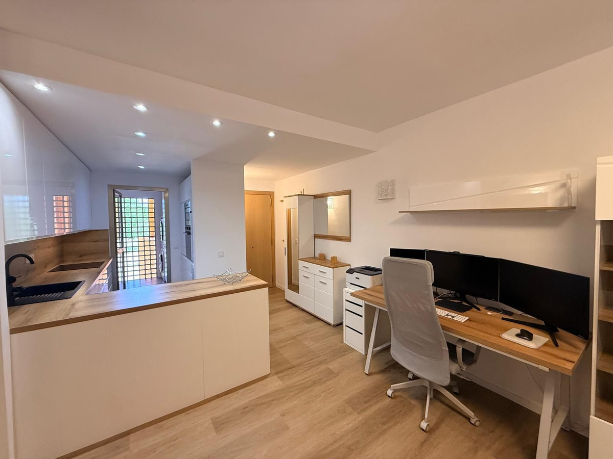 Se vende Apartamento Planta Media de 2 dormitorios en Costa Del Sol, Málaga, España