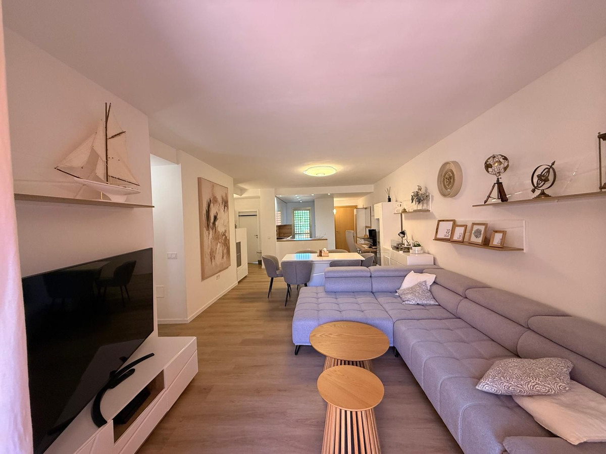 Se vende Apartamento Planta Media de 2 dormitorios en Costa Del Sol, Málaga, España
