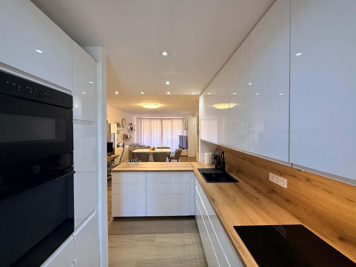 Se vende Apartamento Planta Media de 2 dormitorios en Costa Del Sol, Málaga, España