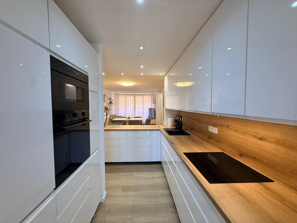 Se vende Apartamento Planta Media de 2 dormitorios en Costa Del Sol, Málaga, España