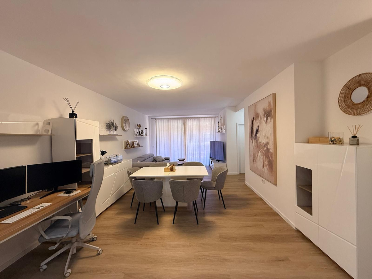 Se vende Apartamento Planta Media de 2 dormitorios en Costa Del Sol, Málaga, España