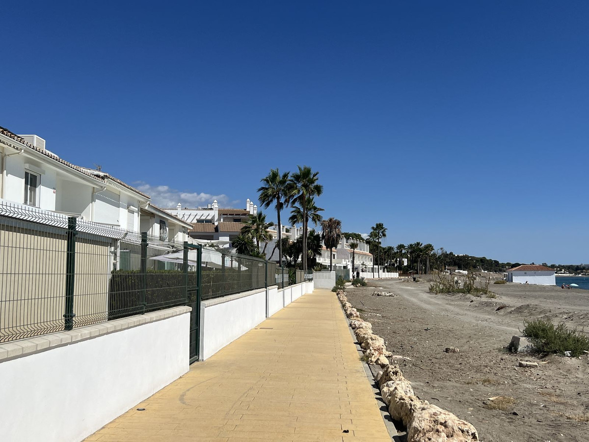 2 Bed Townhouse for sale in Costalita Costa Del Sol, Málaga, Spain