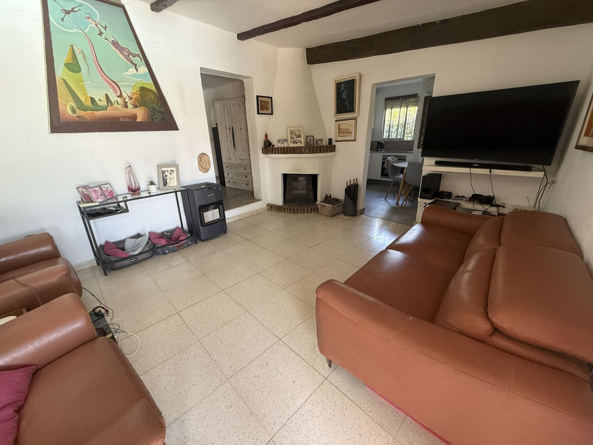 2 Bed Townhouse for sale in Estepona Costa Del Sol, Málaga, Spain