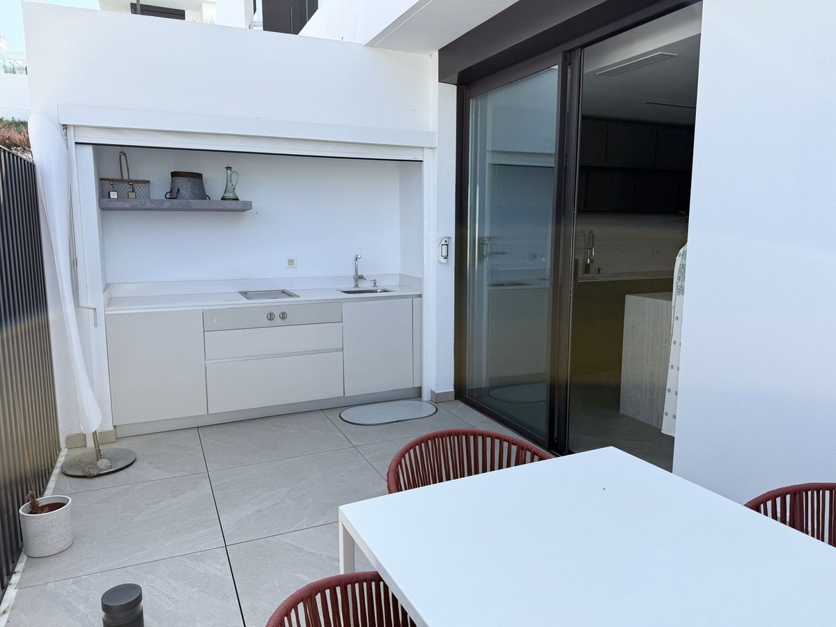 4 Bed Apartment for sale in Santa Clara Costa Del Sol, Málaga, Spain