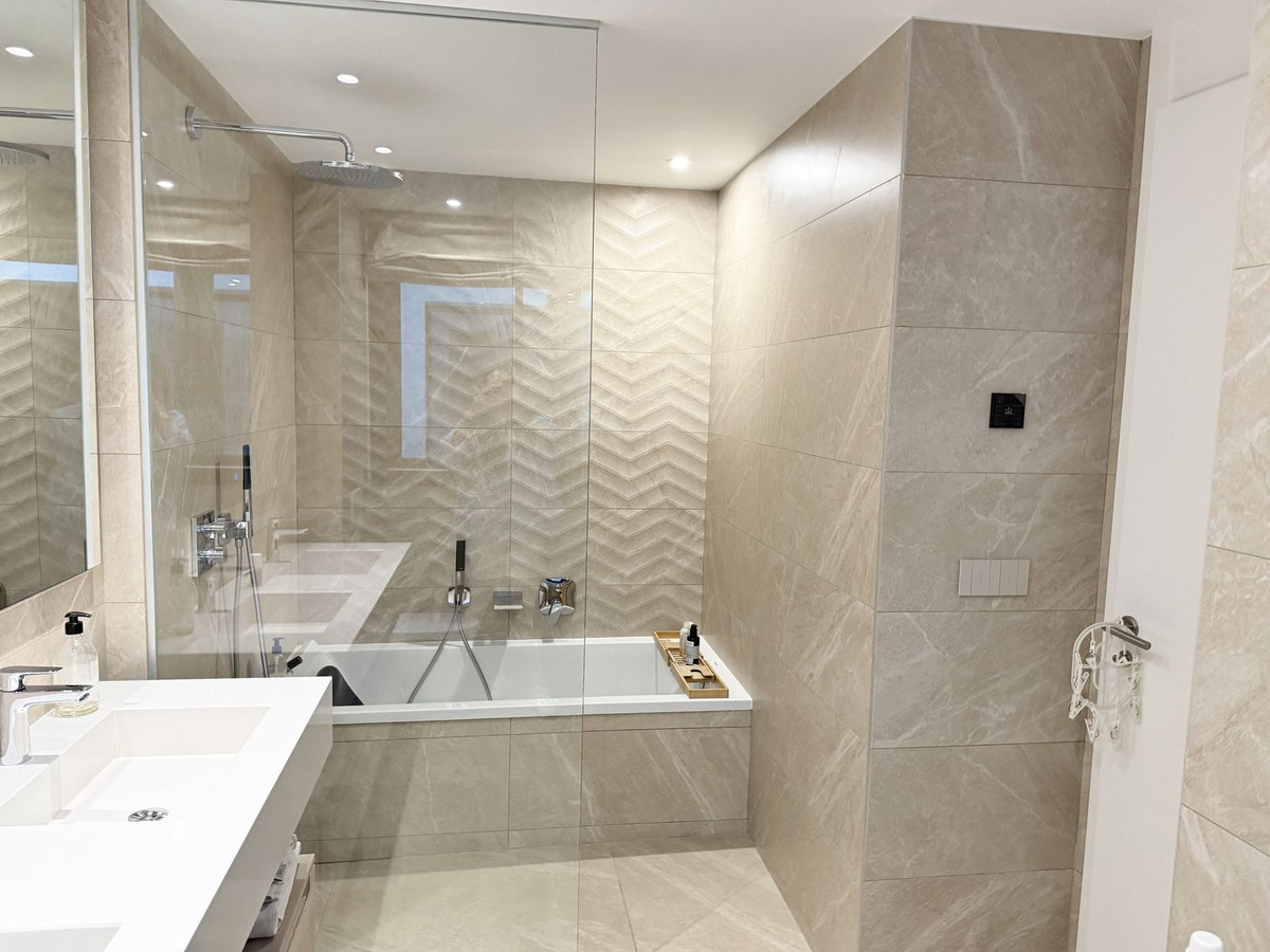 4 Bed Apartment for sale in Santa Clara Costa Del Sol, Málaga, Spain