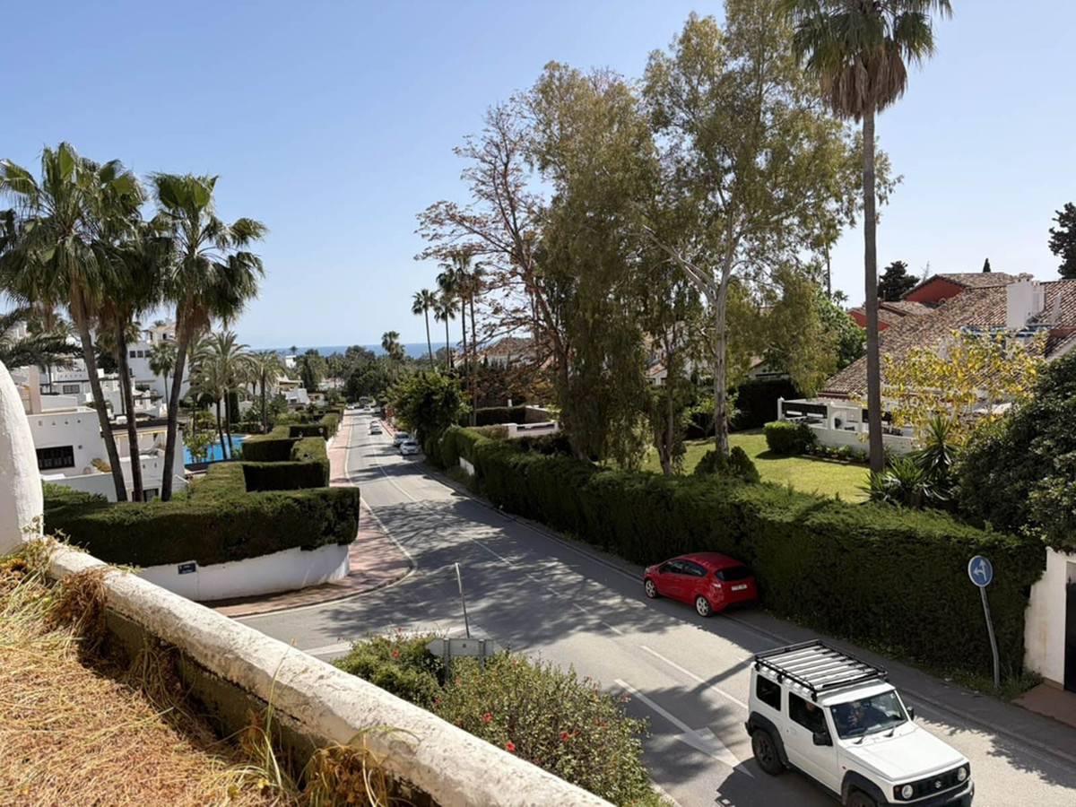 2 Bed Apartment for sale in Nueva Andalucía Costa Del Sol, Málaga, Spain