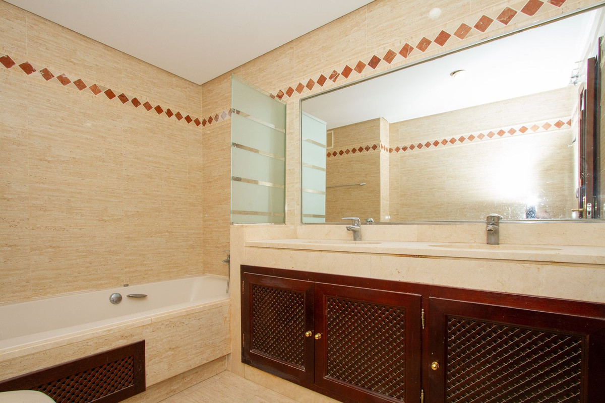 Se vende Apartamento Planta Baja de 2 dormitorios en Costa Del Sol, Málaga, España