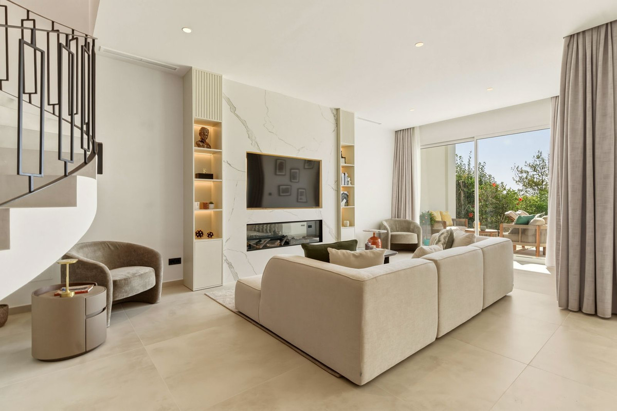 3 Bed Townhouse for sale in La Quinta Costa Del Sol, Málaga, Spain