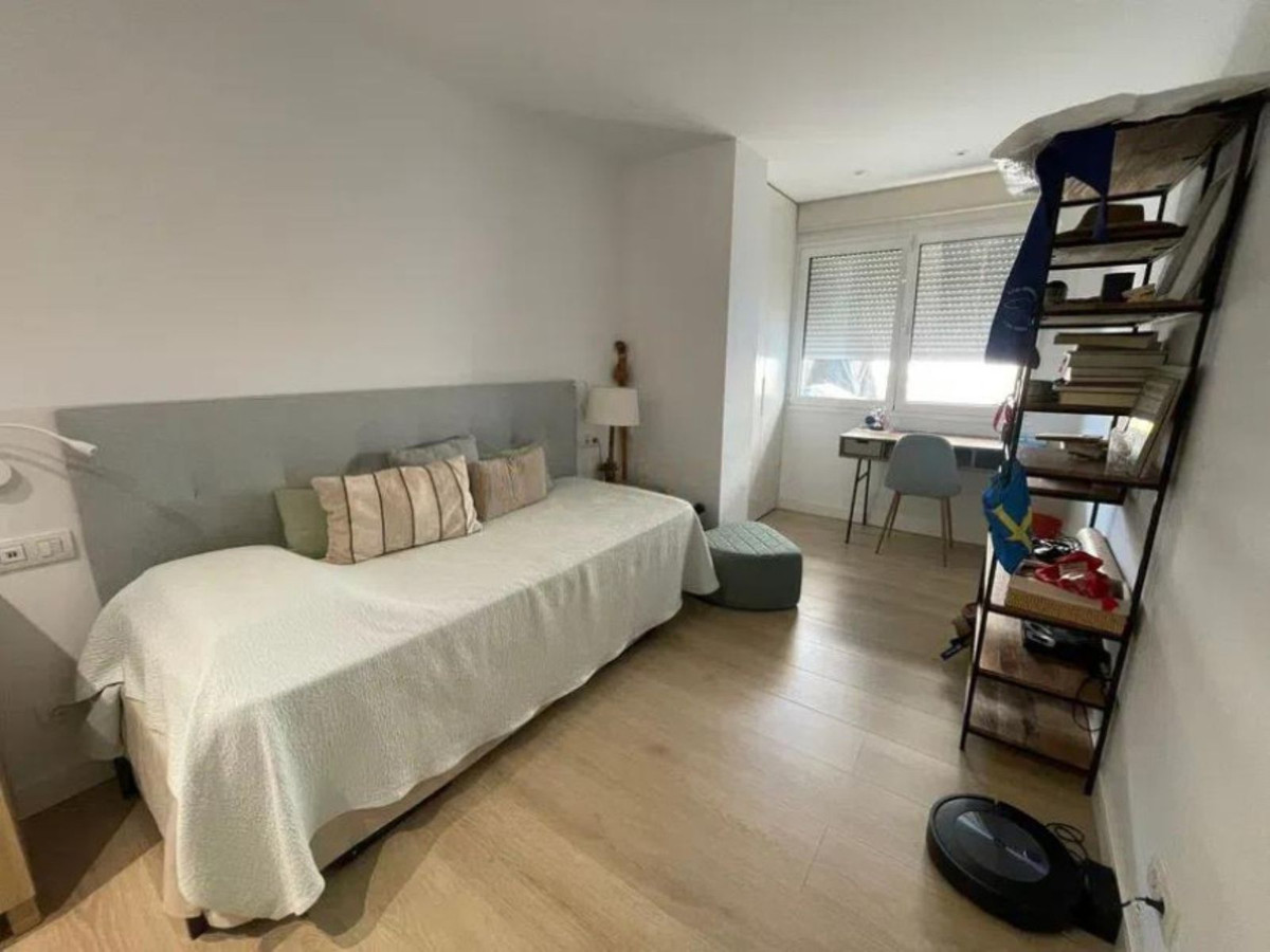 4 Bed Apartment for sale in Marbella Costa Del Sol, Málaga, Spain