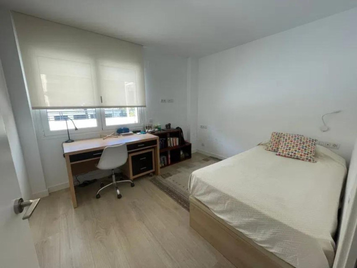 4 Bed Apartment for sale in Marbella Costa Del Sol, Málaga, Spain