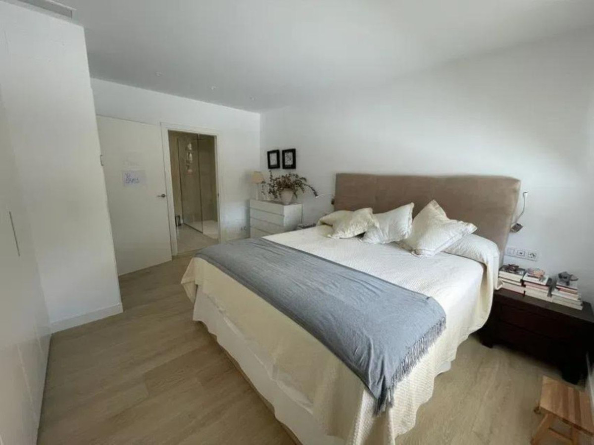 4 Bed Apartment for sale in Marbella Costa Del Sol, Málaga, Spain