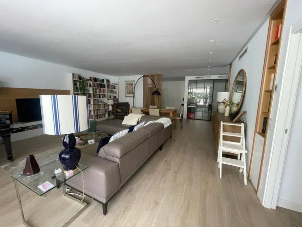 4 Bed Apartment for sale in Marbella Costa Del Sol, Málaga, Spain