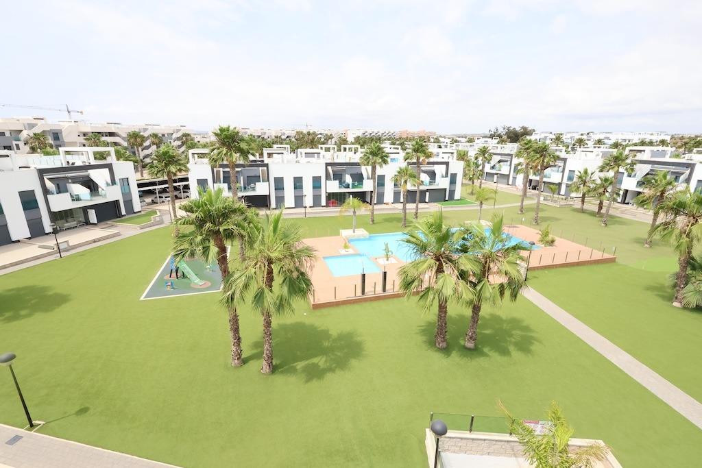 Se vende Bungalow de 2 dormitorios en Costa Blanca, Alicante, España